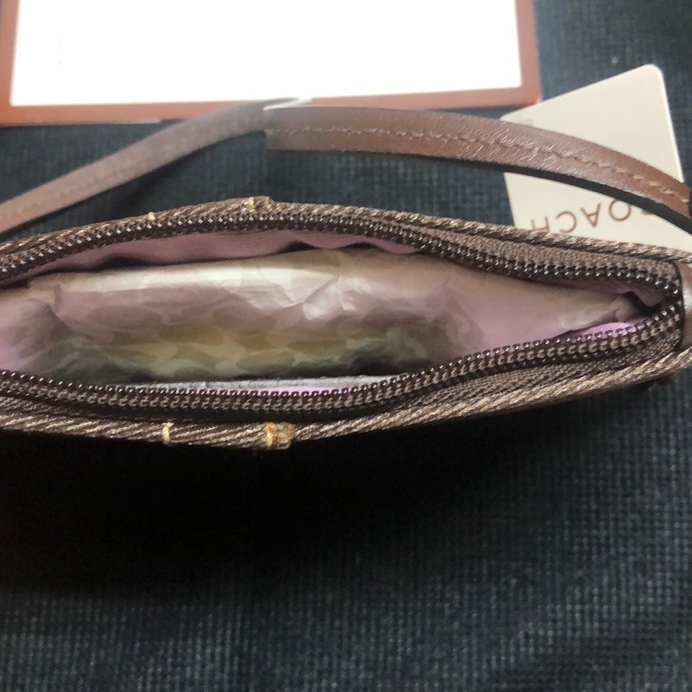 Brand new in box Coach Wallet with wristlet color brown and beige price $60
